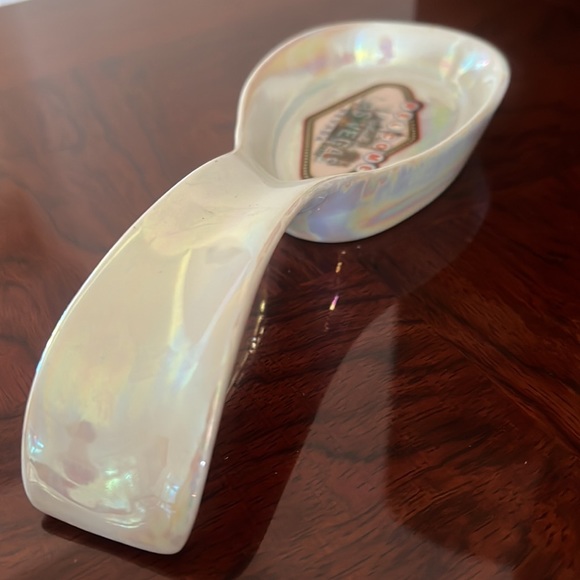 Vintage “Welcome To Fabulous Las Vegas Nevada” Iridescent Ceramic Spoon Rest - Picture 3 of 7